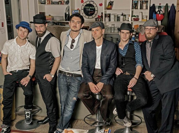 The Nutty Boys, Freiburg, Ska, Band, Foto, Männer, Bart, Hut,